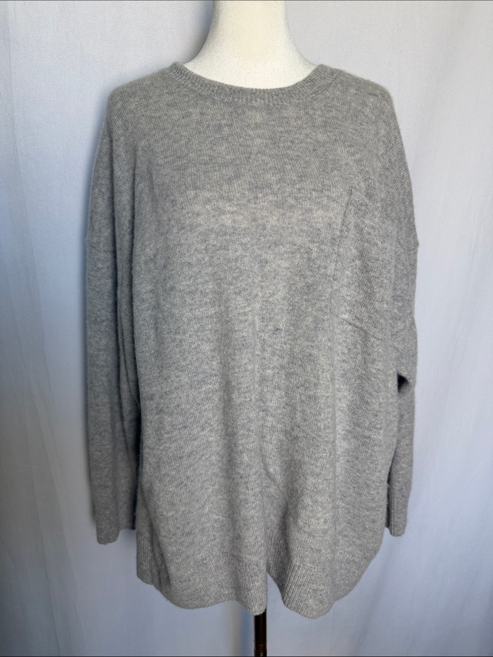 Banana Republic Women's Grey 100% Cashmere Lightweight Sweater Size L Crewneck